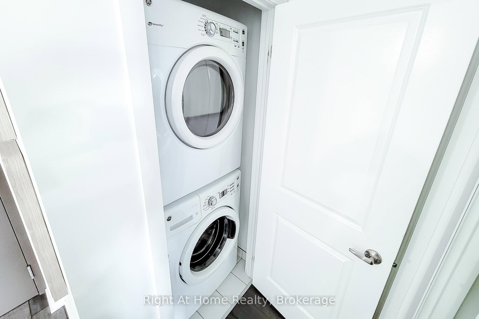 1284 Guelph Line • #318 • Burlington, ON photo 60