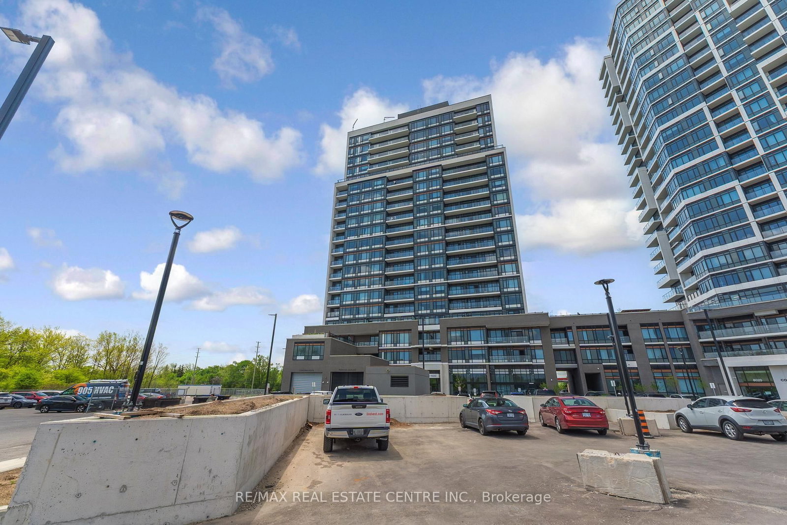 8010 Derry Milton,ON L9T 9N3