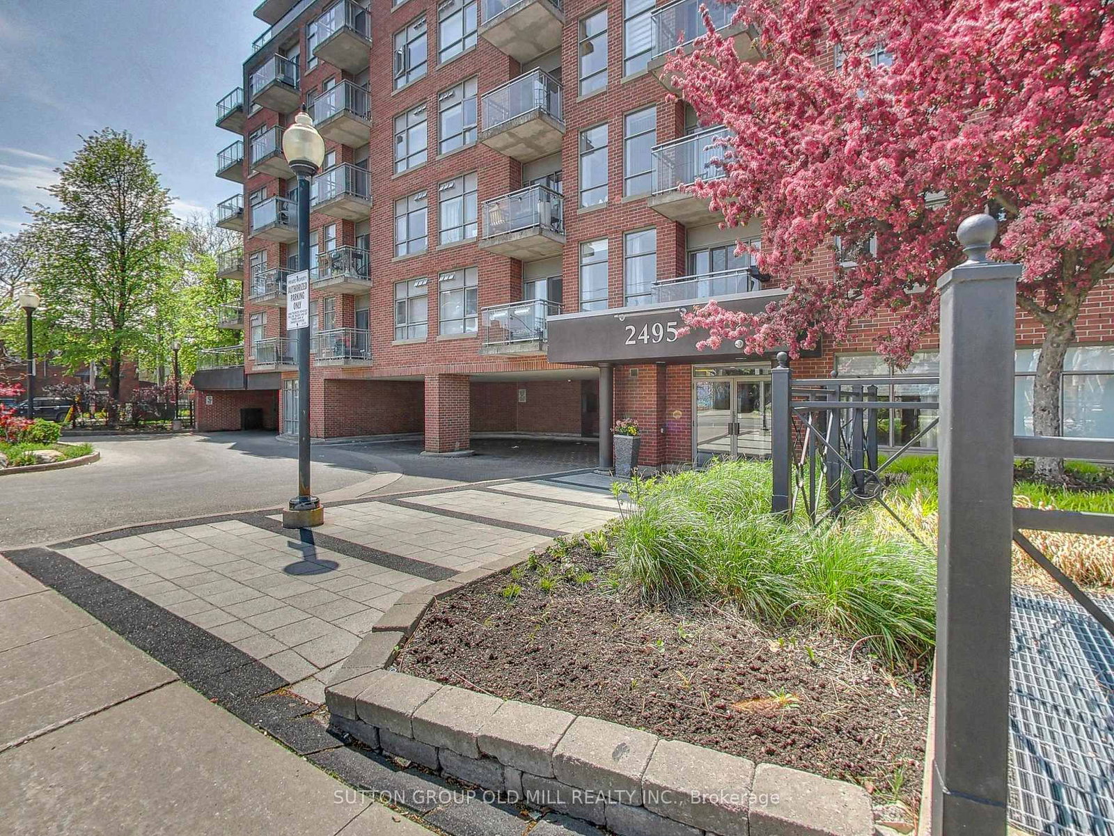 2495 Dundas Street W, Unit 712 - Photo 3