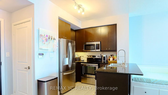 1809 - 50 Absolute Avenue