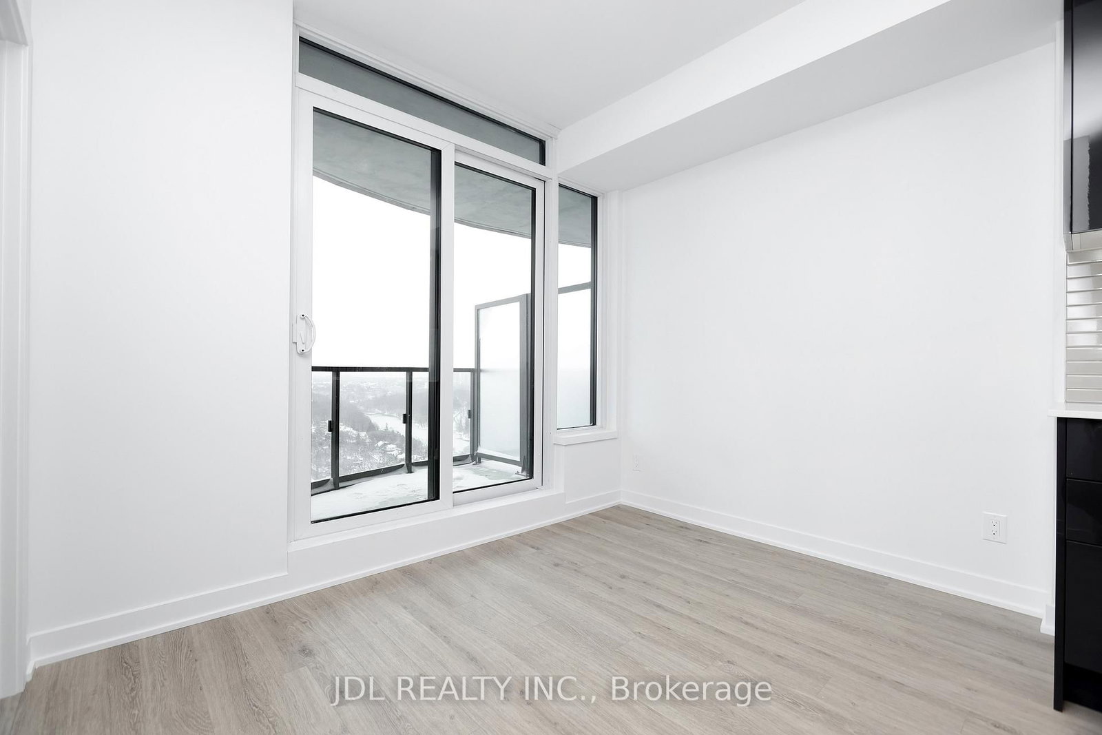 1926 Lake Shore Boulevard W, Unit 3915 - Photo 2