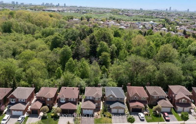 21 Pinellas Drive • Brampton, ON photo 2