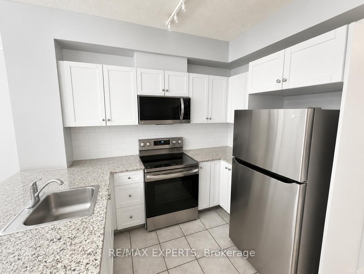 1359 Rathburn Mississauga,ON L4W 5P7