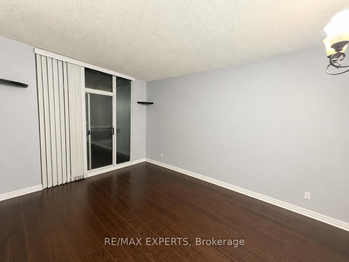 1359 Rathburn Mississauga,ON L4W 5P7 — Photo 5