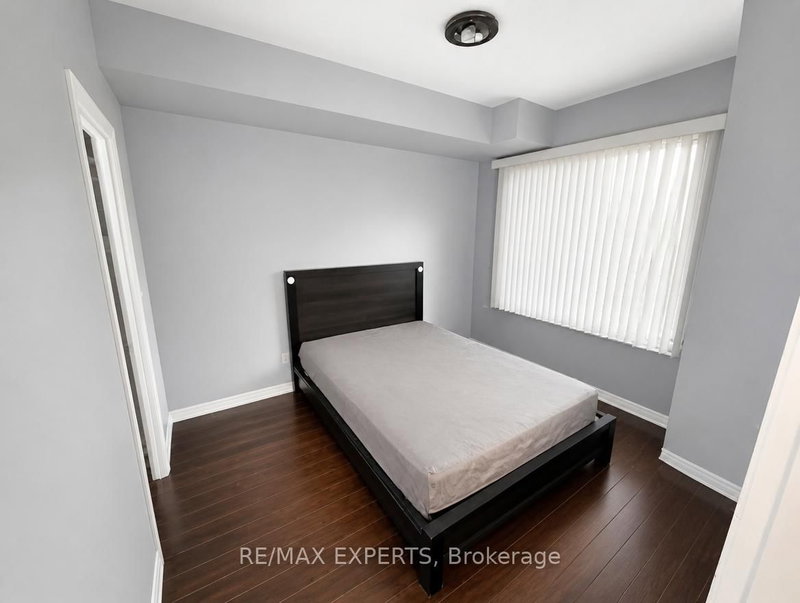 1359 Rathburn Mississauga,ON L4W 5P7 — Photo 6