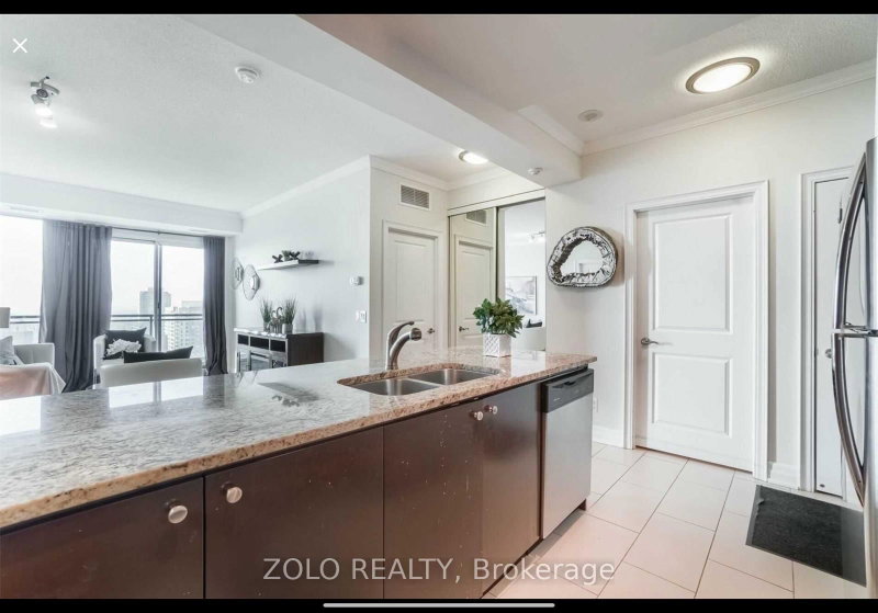 100 John Brampton,ON L6W 0A8 — Photo 5