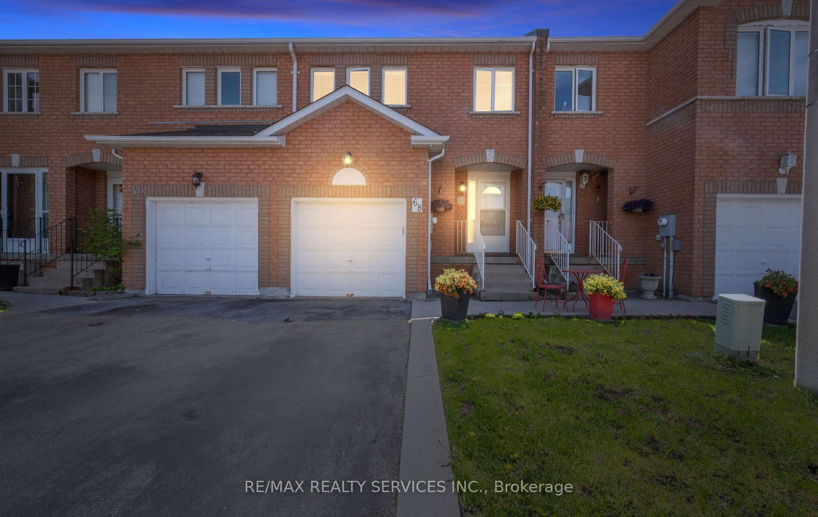 200 Cresthaven Brampton,ON L7A 1J5 — Photo 2