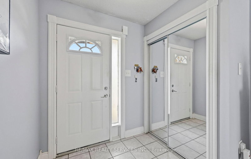 200 Cresthaven Brampton,ON L7A 1J5 — Photo 6