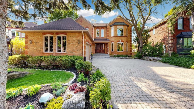 1742 Sir Monty's Drive