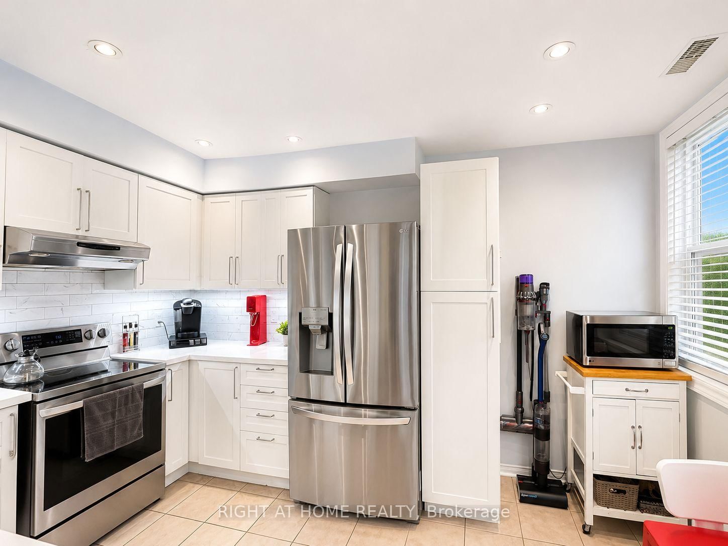 760 Lawrence Avenue W • #221 • Toronto, ON photo 12