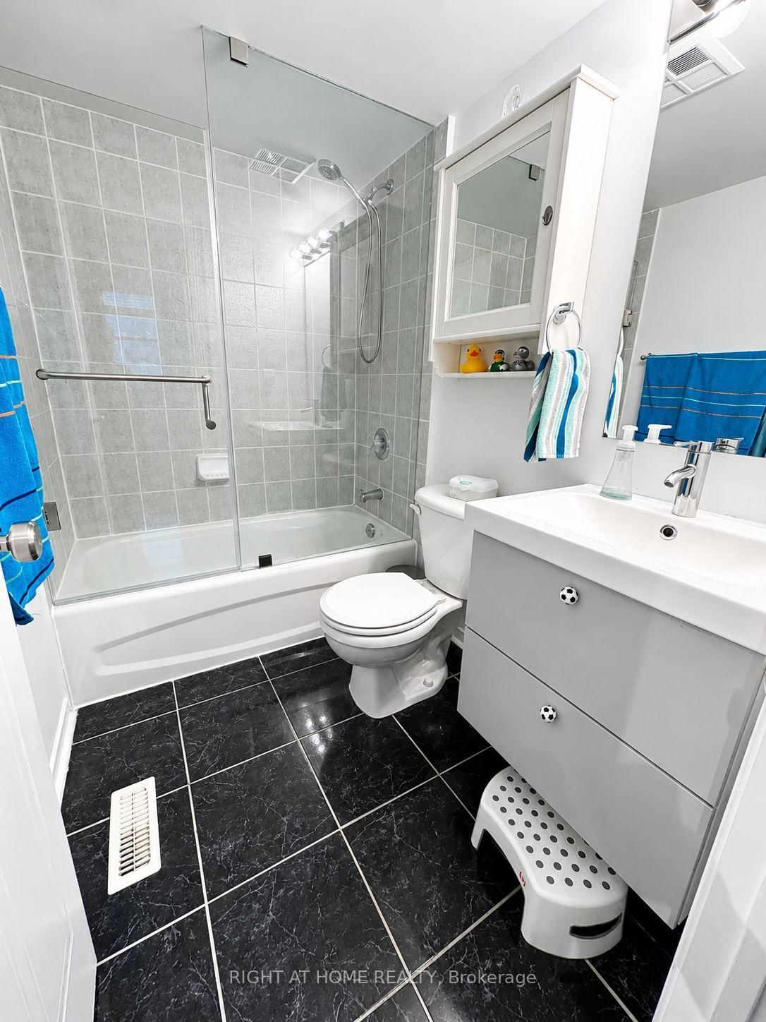 760 Lawrence Avenue W • #221 • Toronto, ON photo 16
