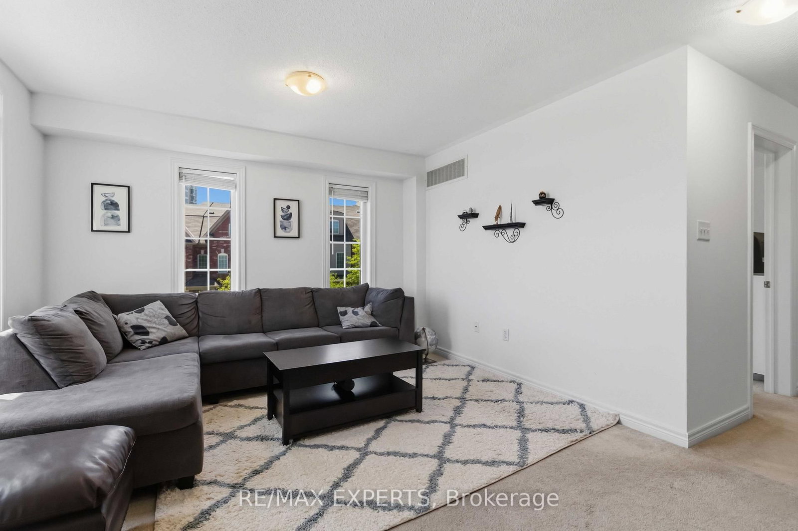 245 Isaac Devins Boulevard - Photo 19