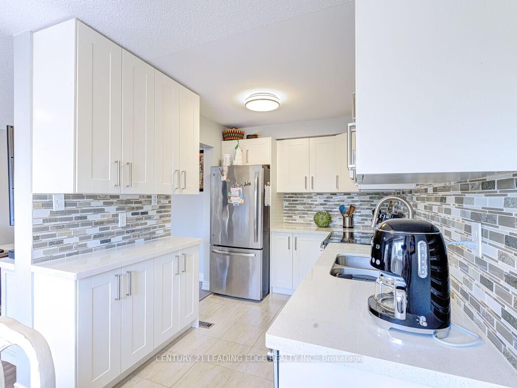1552 Lancaster Drive • #56 • Oakville, ON photo 14