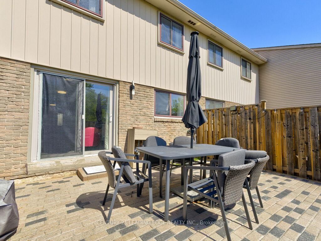 1552 Lancaster Drive • #56 • Oakville, ON photo 32