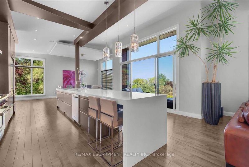 1309 Beaufort Dr photo 4