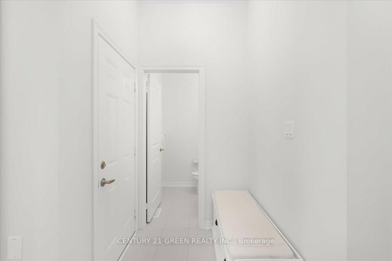 384 Kennedy Milton,ON L9E 2C6 — Photo 9
