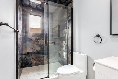 82 Pritchard Toronto,ON M6N 1T3 — Photo 34