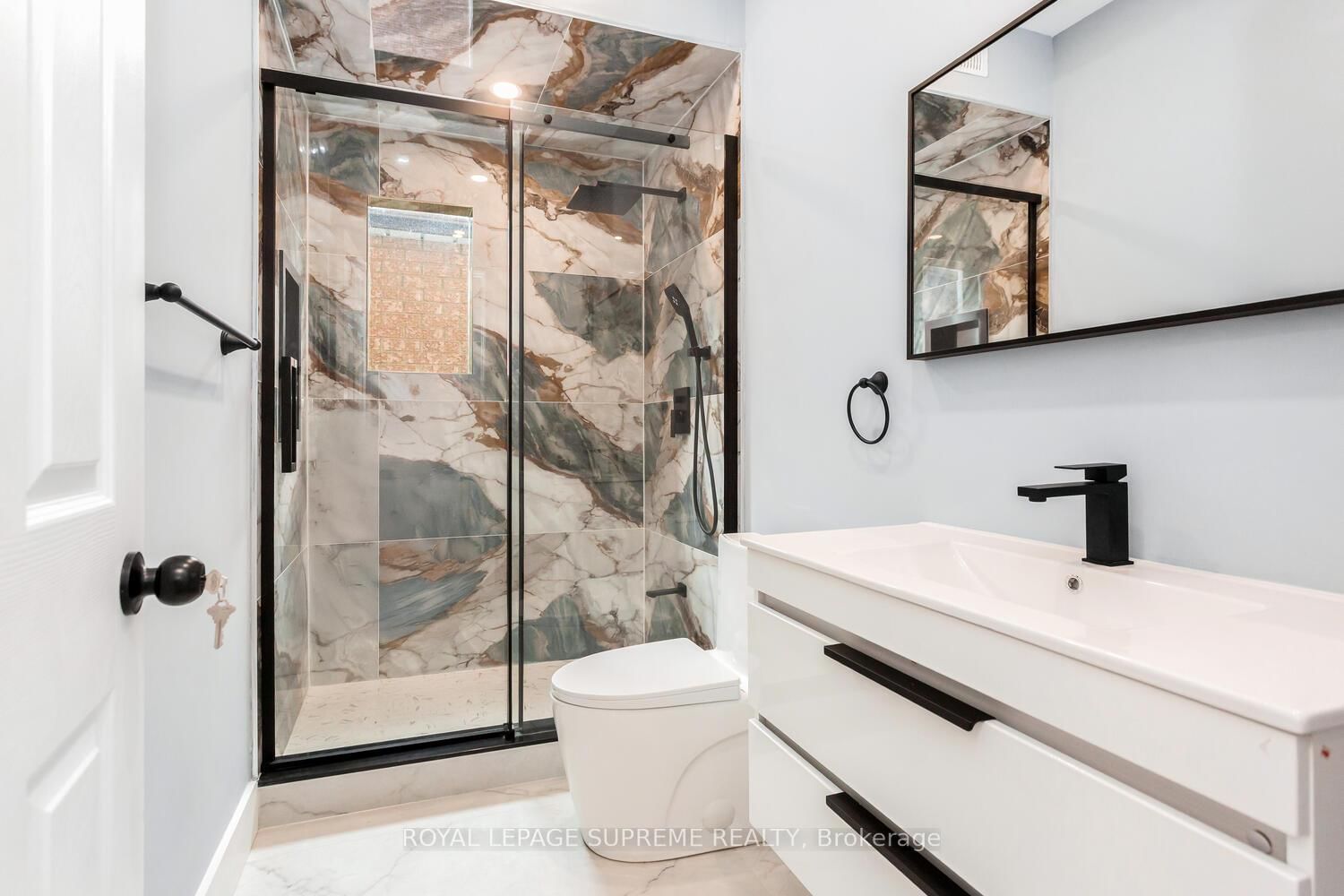 82 Pritchard Toronto,ON M6N 1T3 — Photo 9