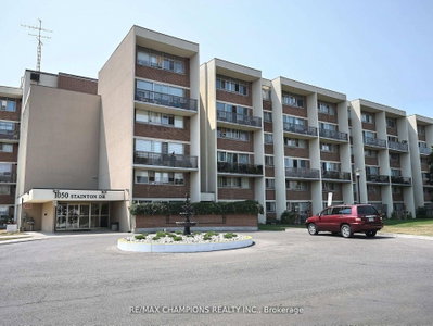 3-bed condo row house · 1050 Stainton Dr