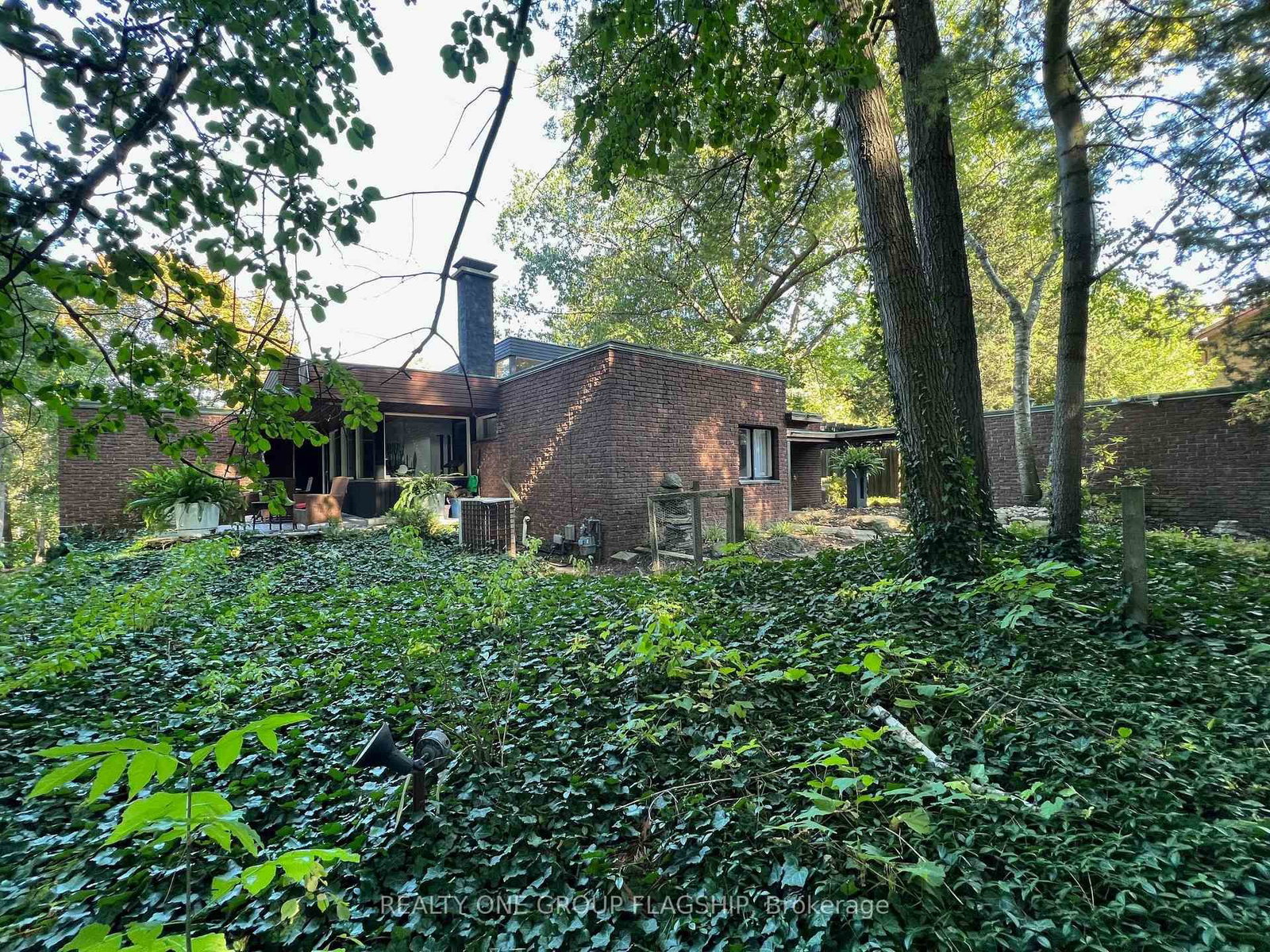 1379 Clarkson Road N • Mississauga, ON photo 1