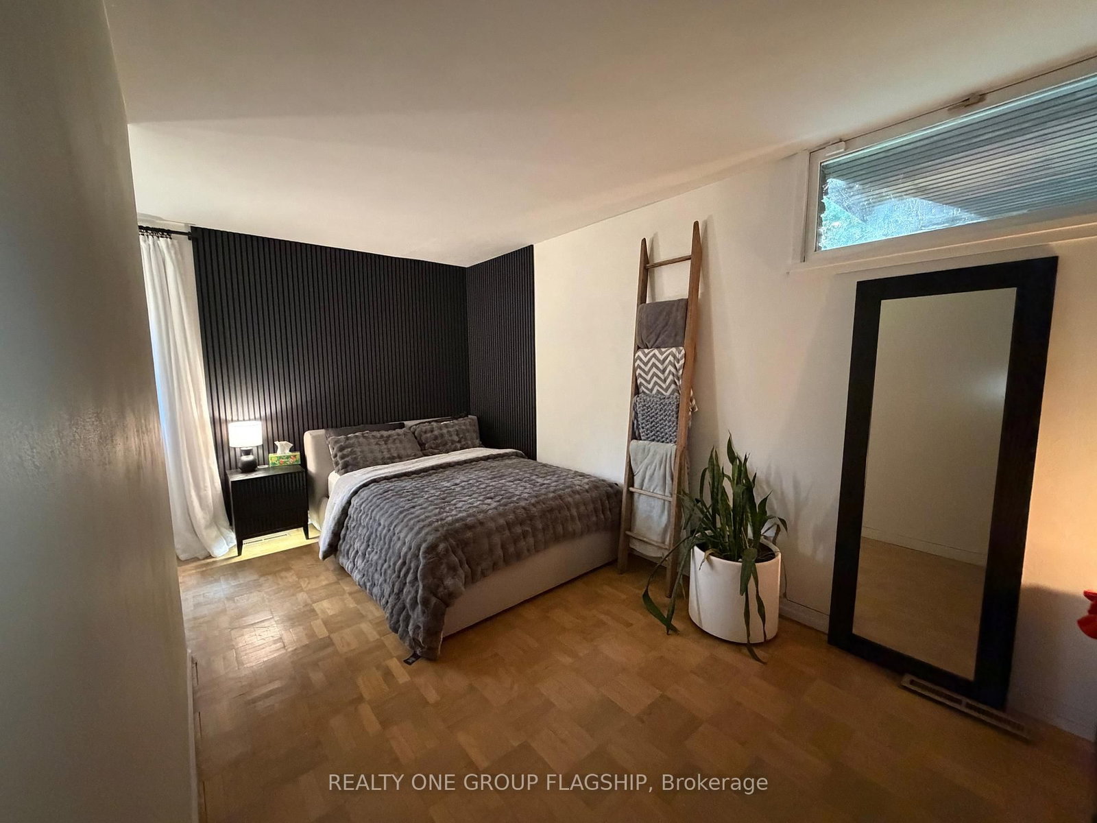 1379 Clarkson Road N • Mississauga, ON photo 19
