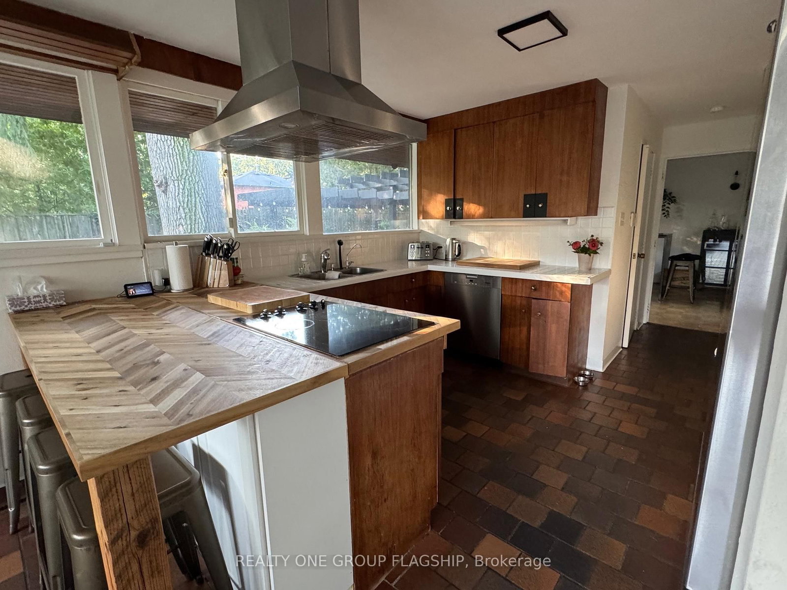 1379 Clarkson Road N • Mississauga, ON photo 9