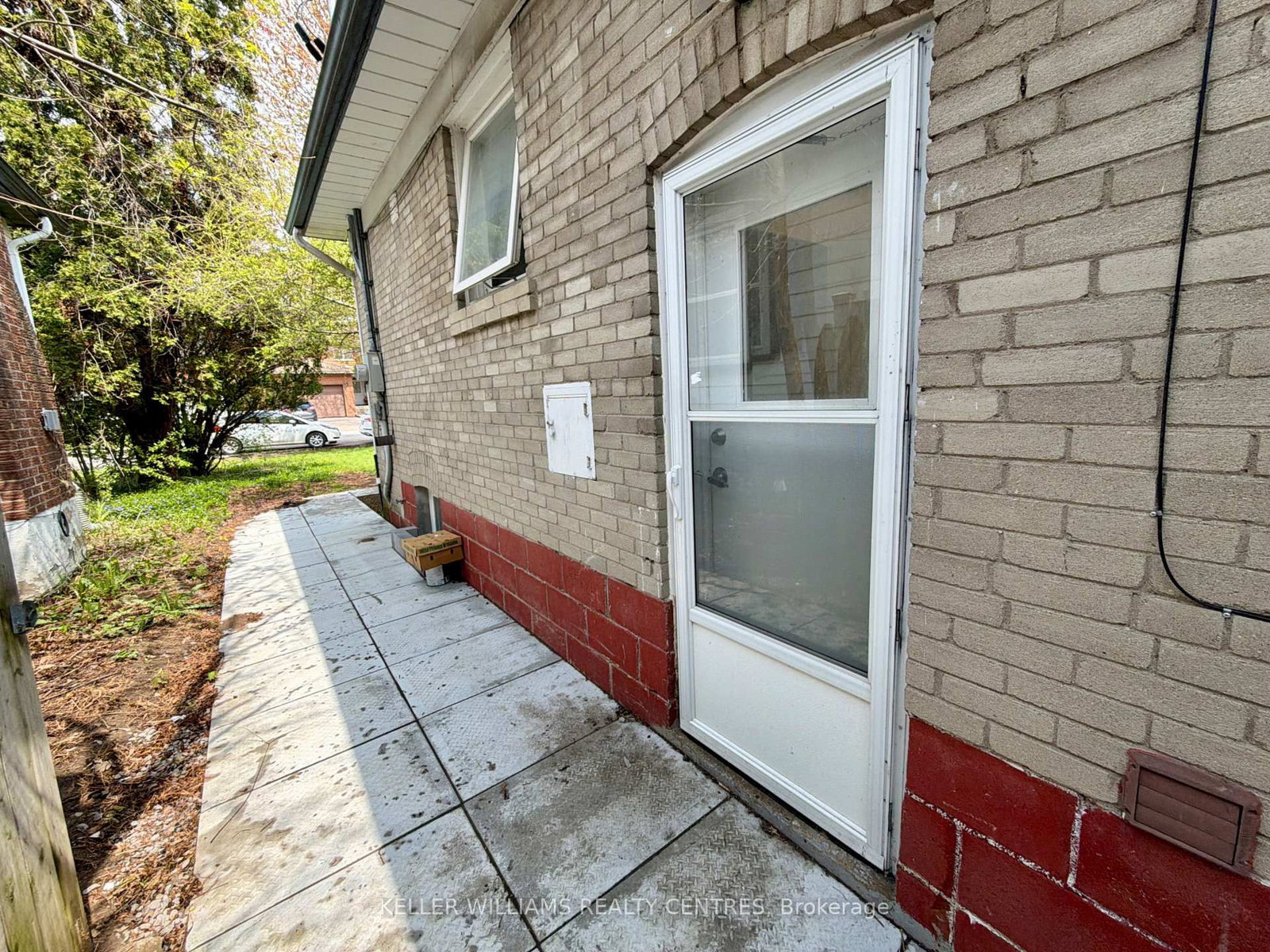 Lower-9 Sanderson Road, Toronto, ON, photo 2