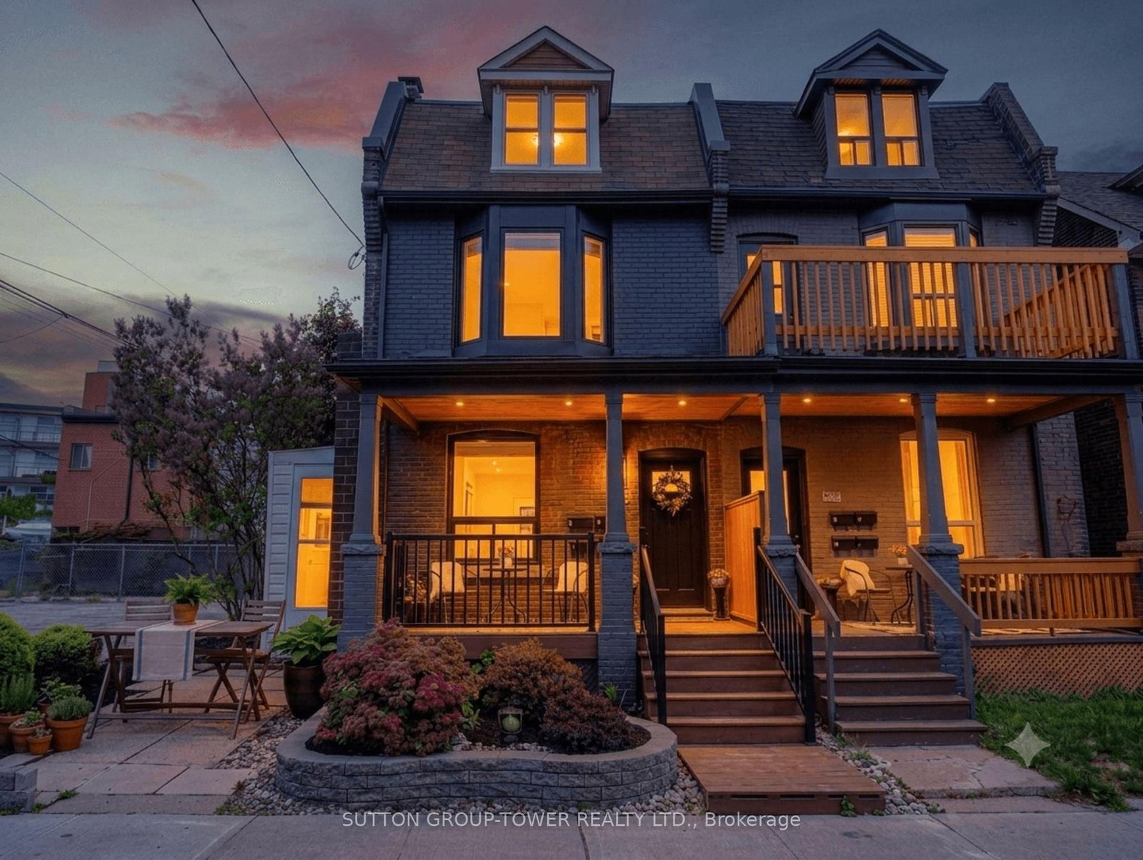 560 Indian Grove • Toronto, ON photo 1