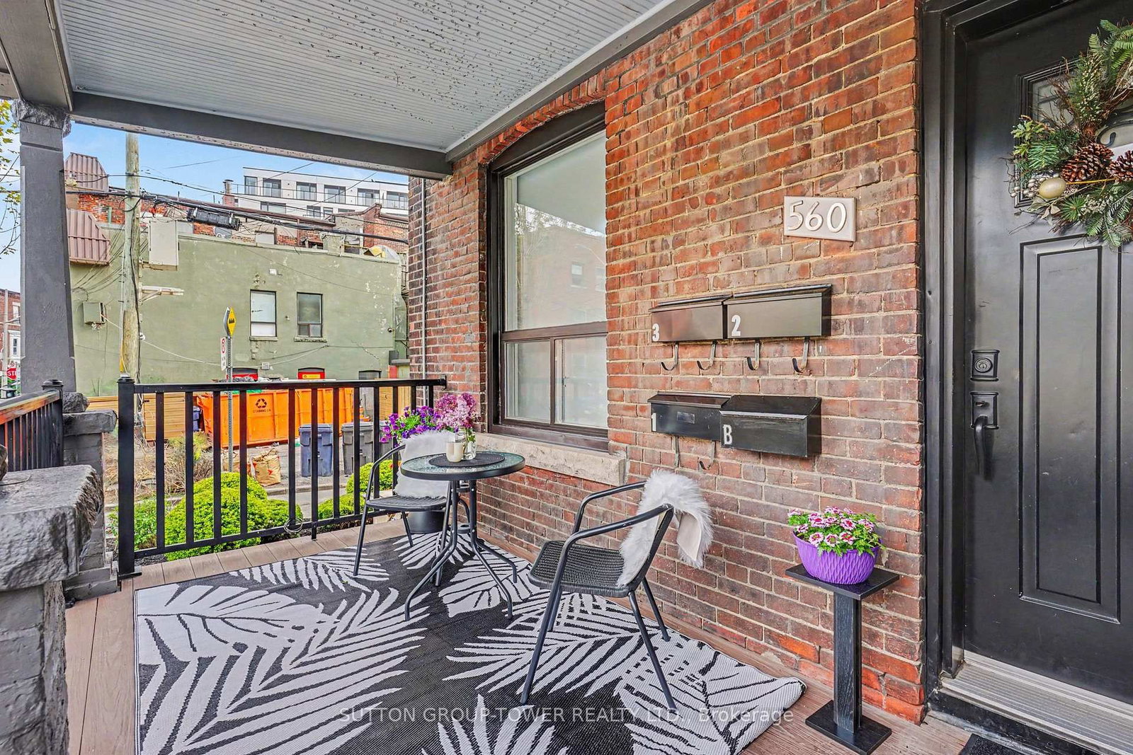 560 Indian Grove • Toronto, ON photo 6
