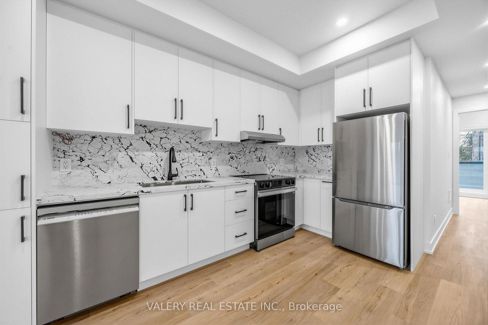 1115 Islington Avenue, Unit C - Photo 3