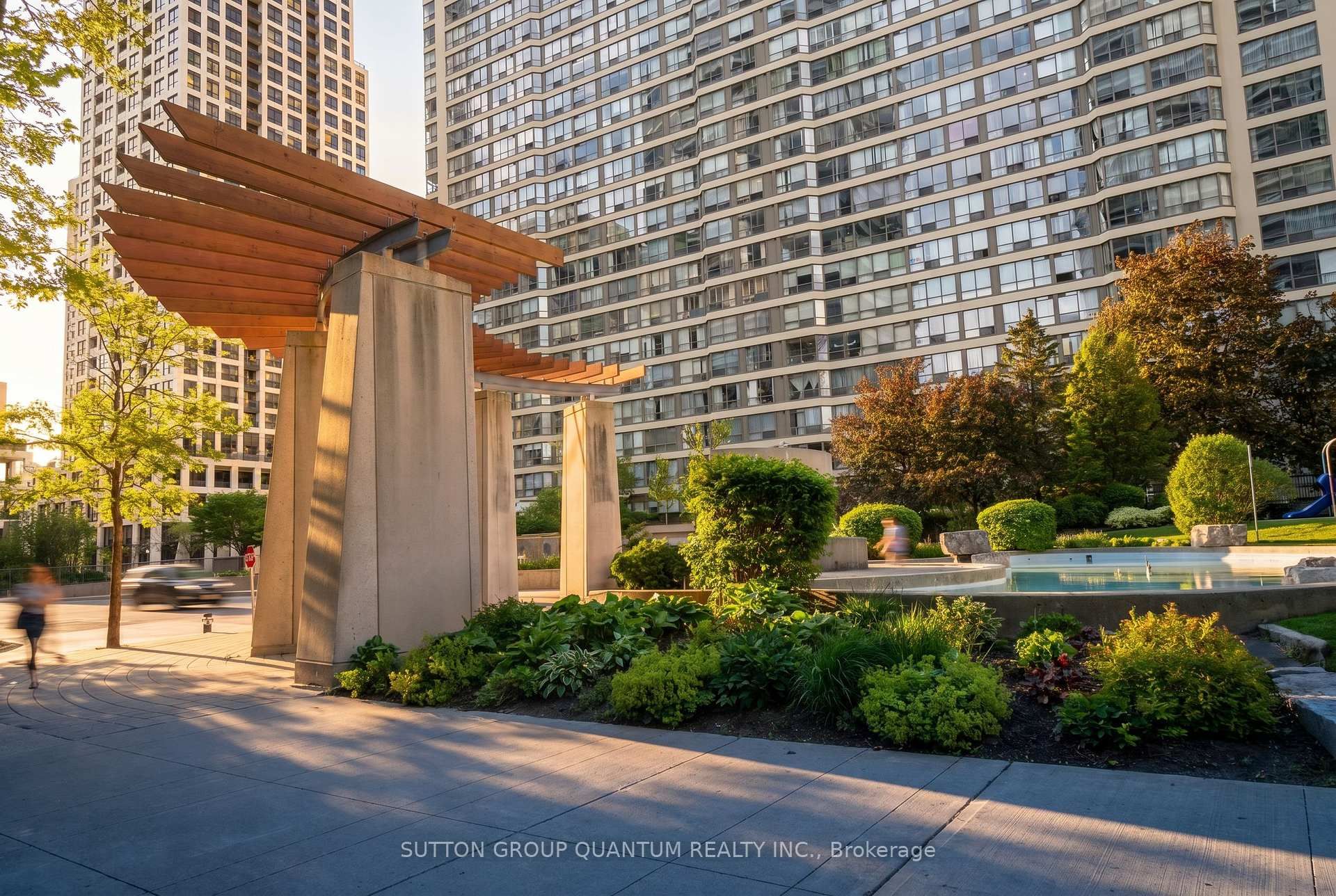 1 Elm Drive W, Unit 2705