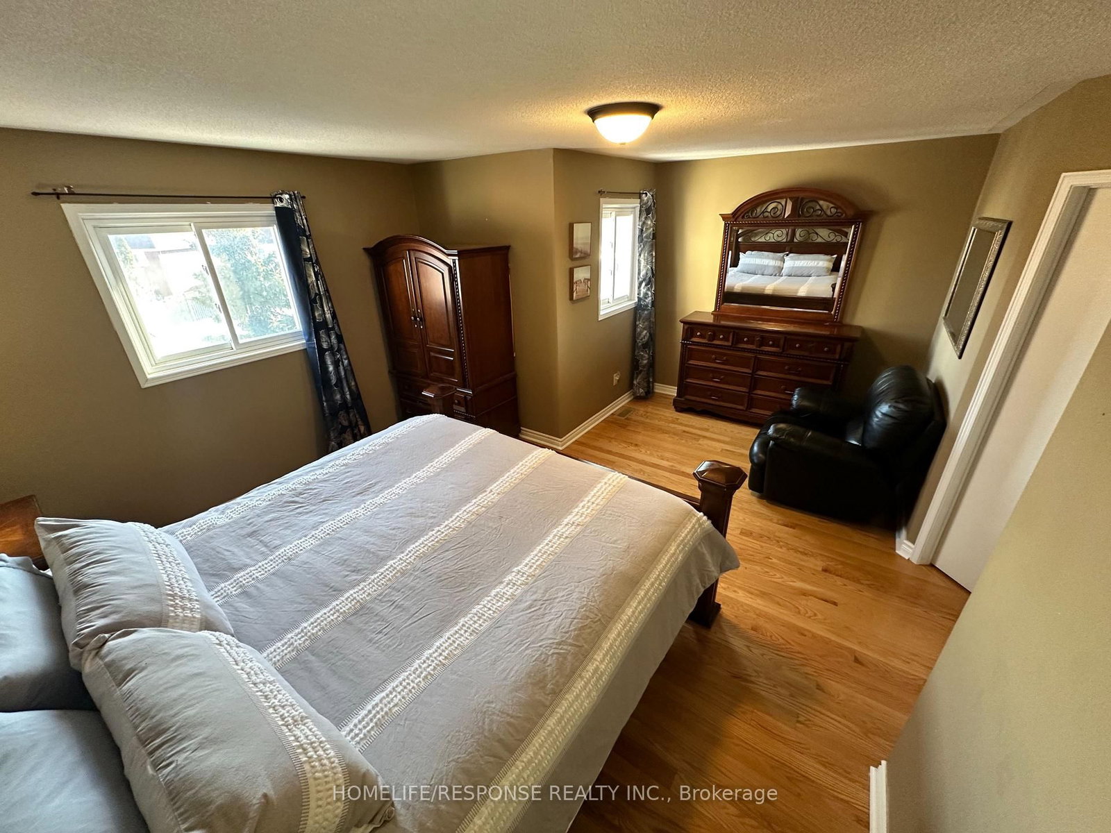 89 RAVENSCLIFFE Court • Brampton, ON photo 11