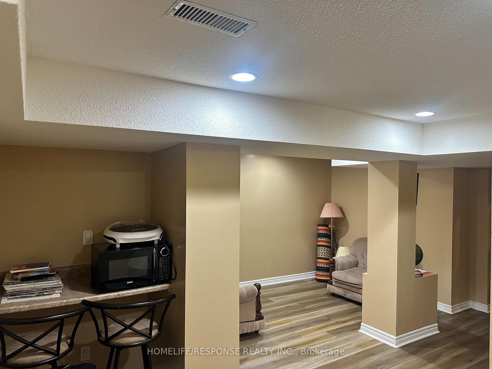 89 RAVENSCLIFFE Court • Brampton, ON photo 18