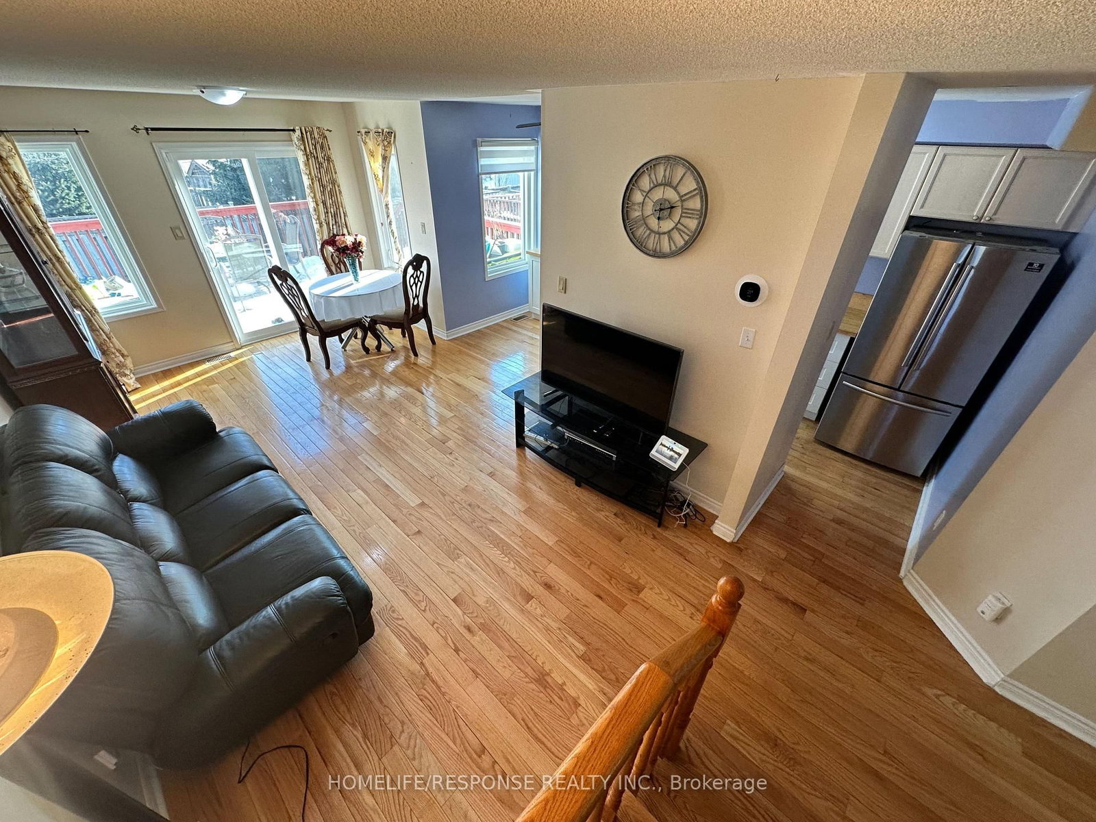 89 RAVENSCLIFFE Court • Brampton, ON photo 3