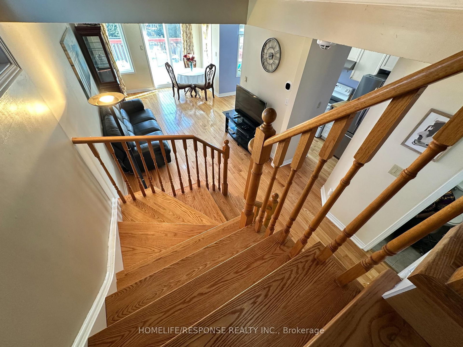 89 RAVENSCLIFFE Court • Brampton, ON photo 8
