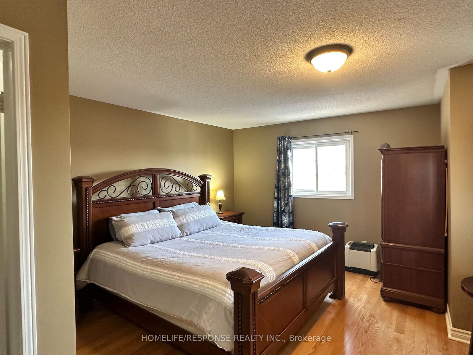 89 RAVENSCLIFFE Court • Brampton, ON photo 9
