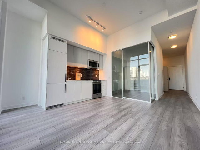 403 - 1182 King Street