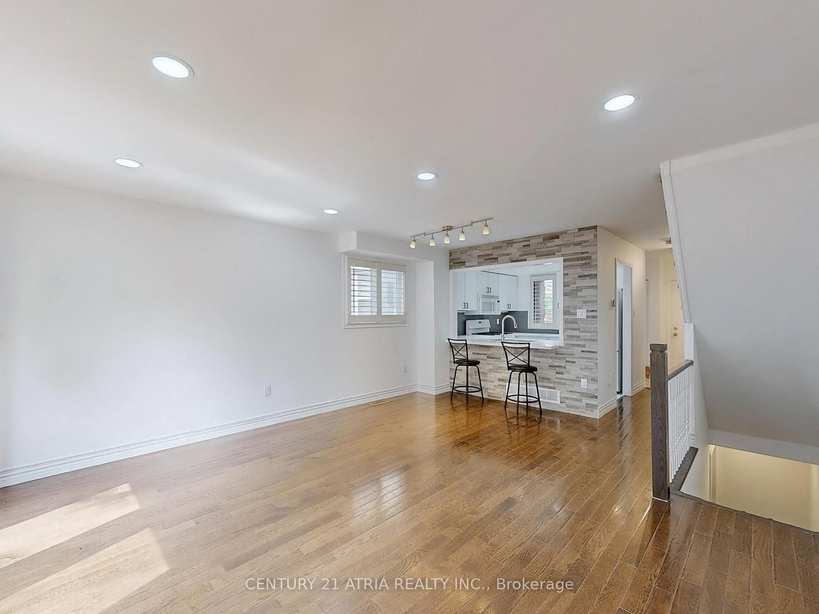 1366 Treeland Street • Burlington, ON photo 10