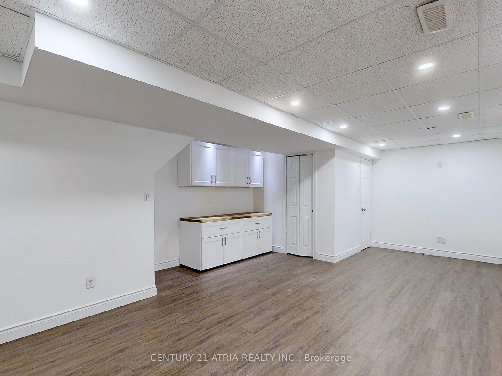 1366 Treeland Street • Burlington, ON photo 32