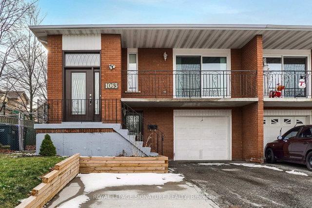 Lower - 1063 Blairholm Avenue