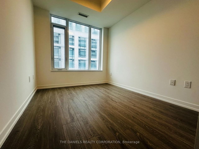 503 - 2485 Eglinton Avenue W
