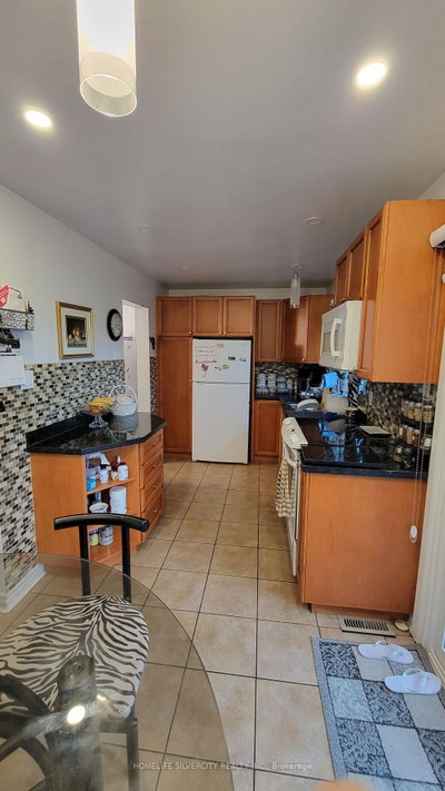 Unit 36 — 900 Central Park Drive — photo 4
