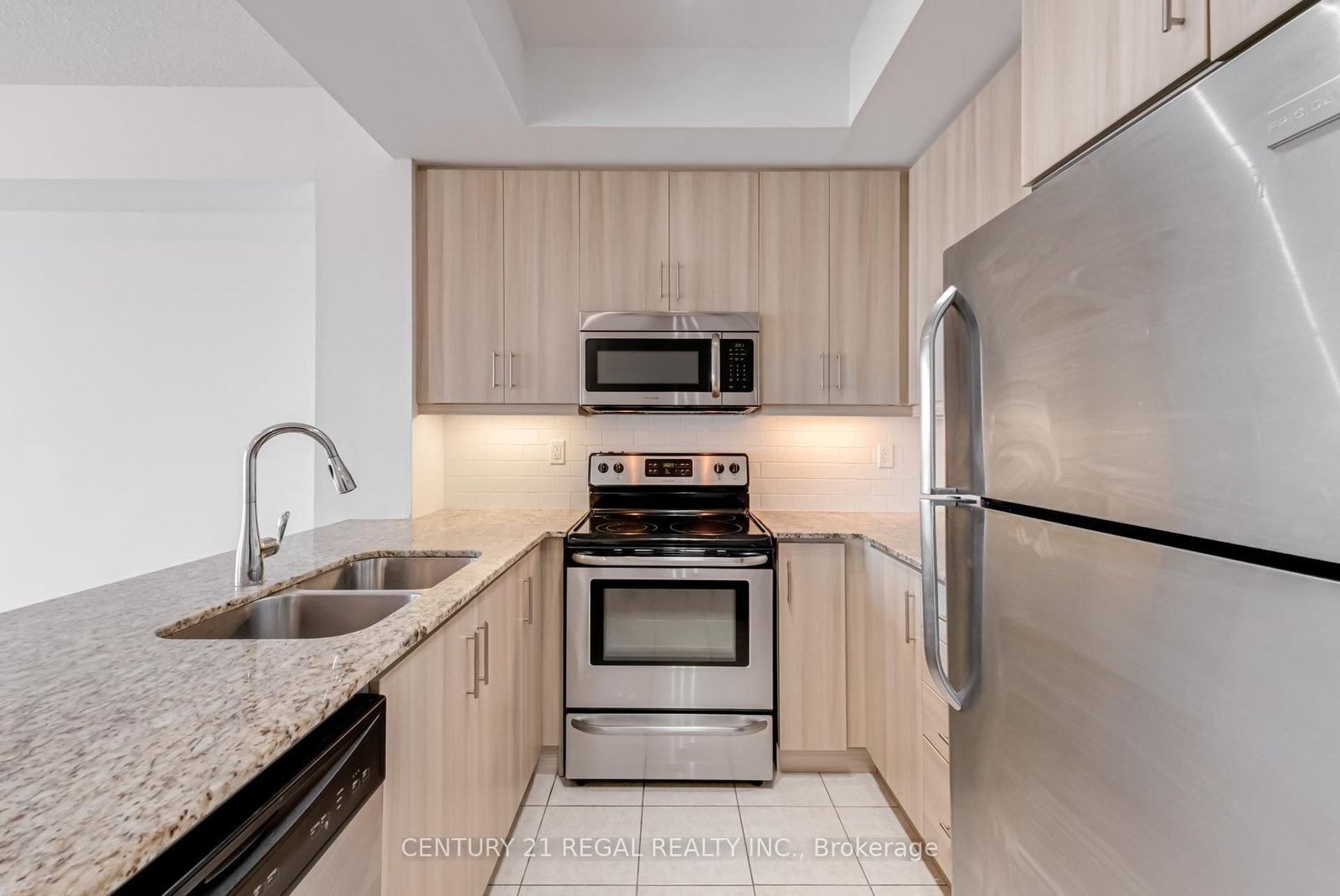 15 James Finlay Way • #710 • Toronto, ON photo 16