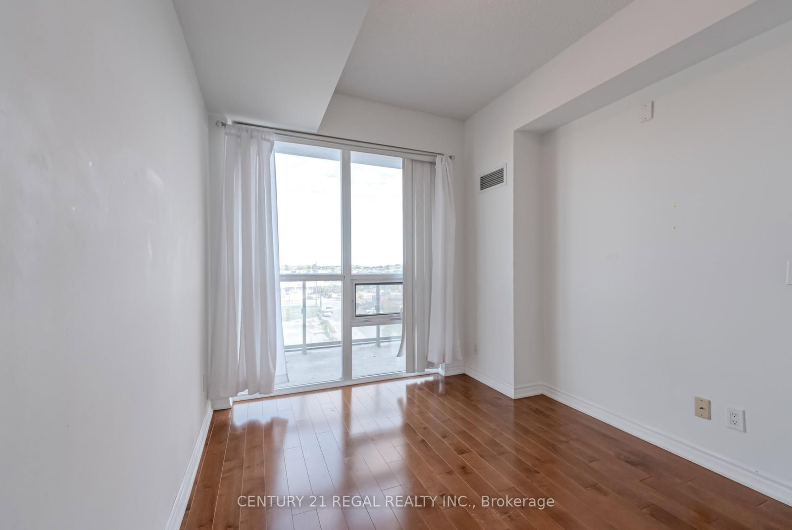 15 James Finlay Way • #710 • Toronto, ON photo 22