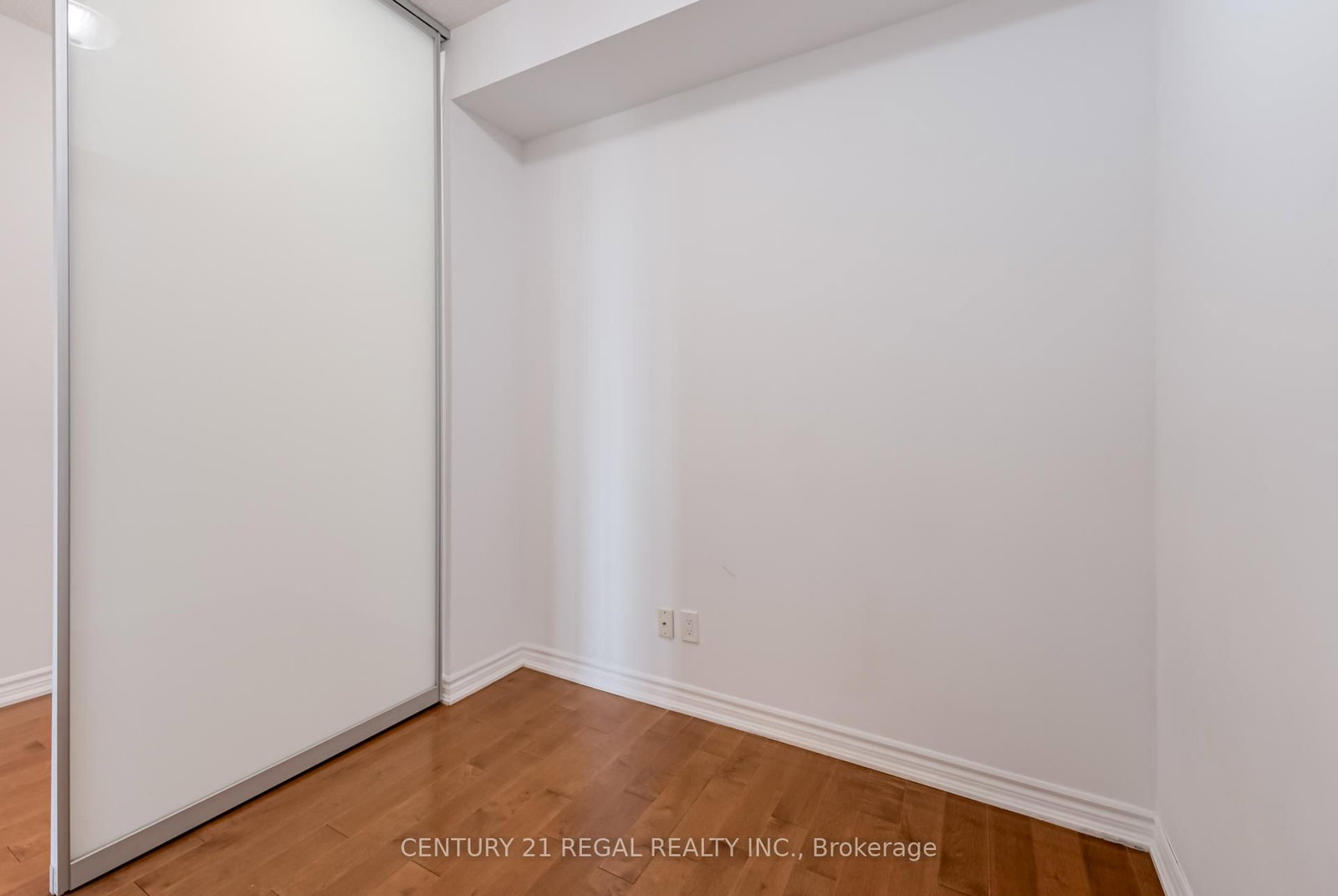 15 James Finlay Way • #710 • Toronto, ON photo 27