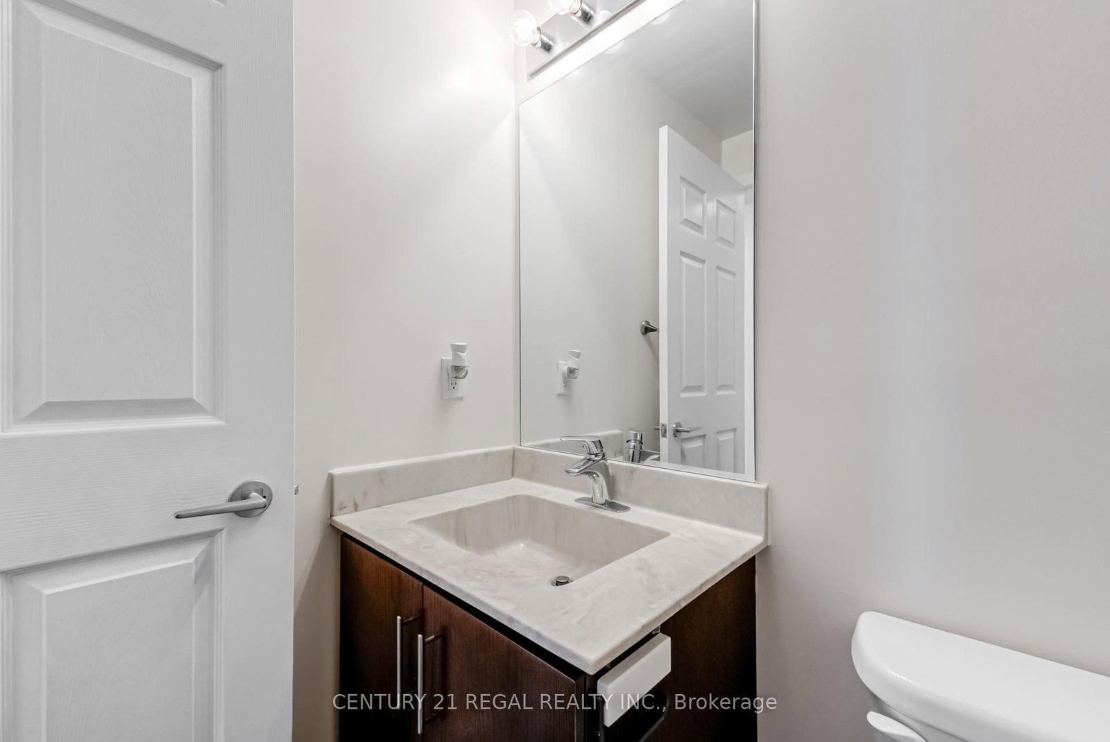 15 James Finlay Way • #710 • Toronto, ON photo 35