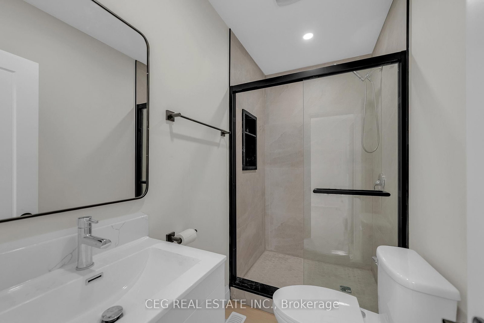 53 Twenty Fourth Street N • Toronto, ON photo 16