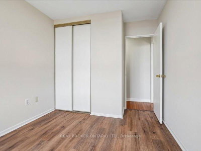 3170 Kirwin Mississauga,ON L5A 3R1 — Photo 9