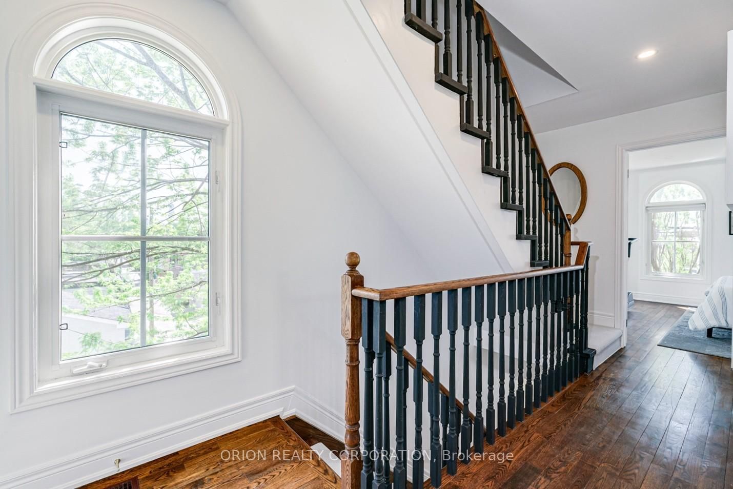 6 St Raymond Heights • Toronto, ON photo 13