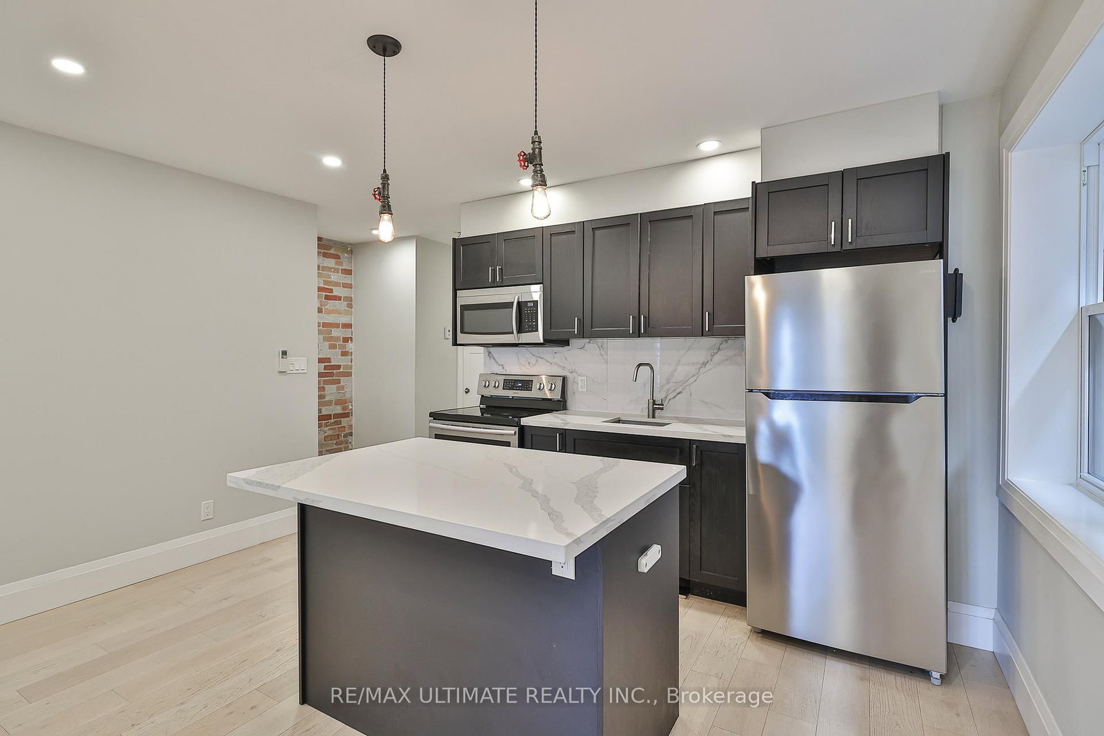 8 Grafton Avenue • Toronto, ON photo 12